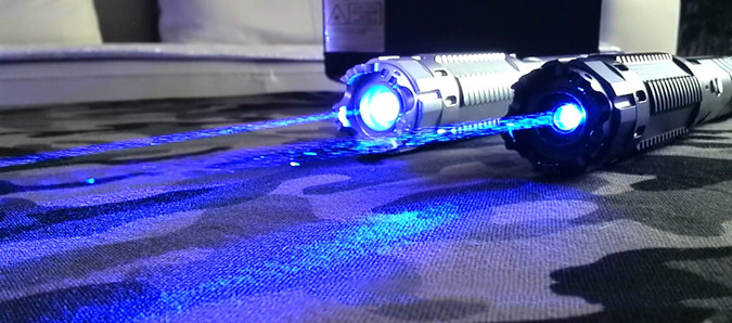 30000mw blue laser pointer